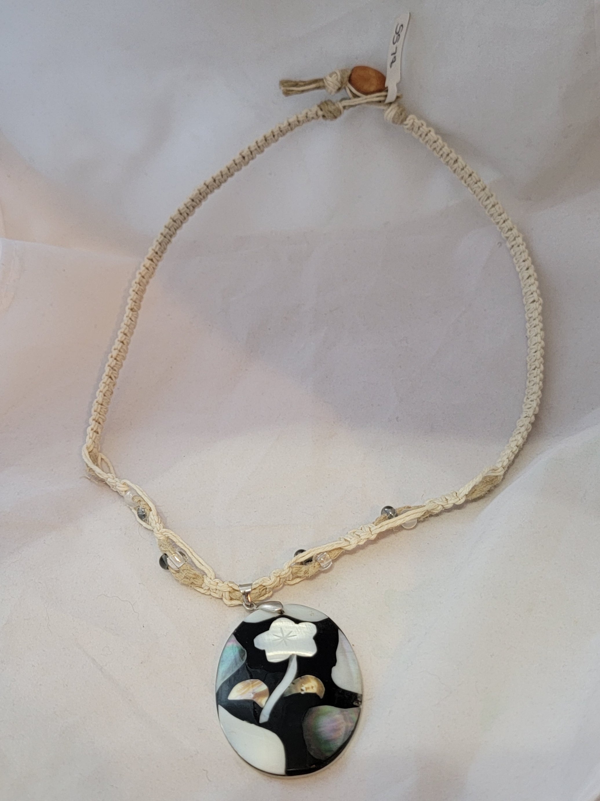Black White Flower Mother of Pearl Inlay Necklace